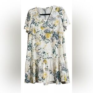 A New Day Dress Sz S Floral Print Short Sleeves V-Neck Shift Closet Staple